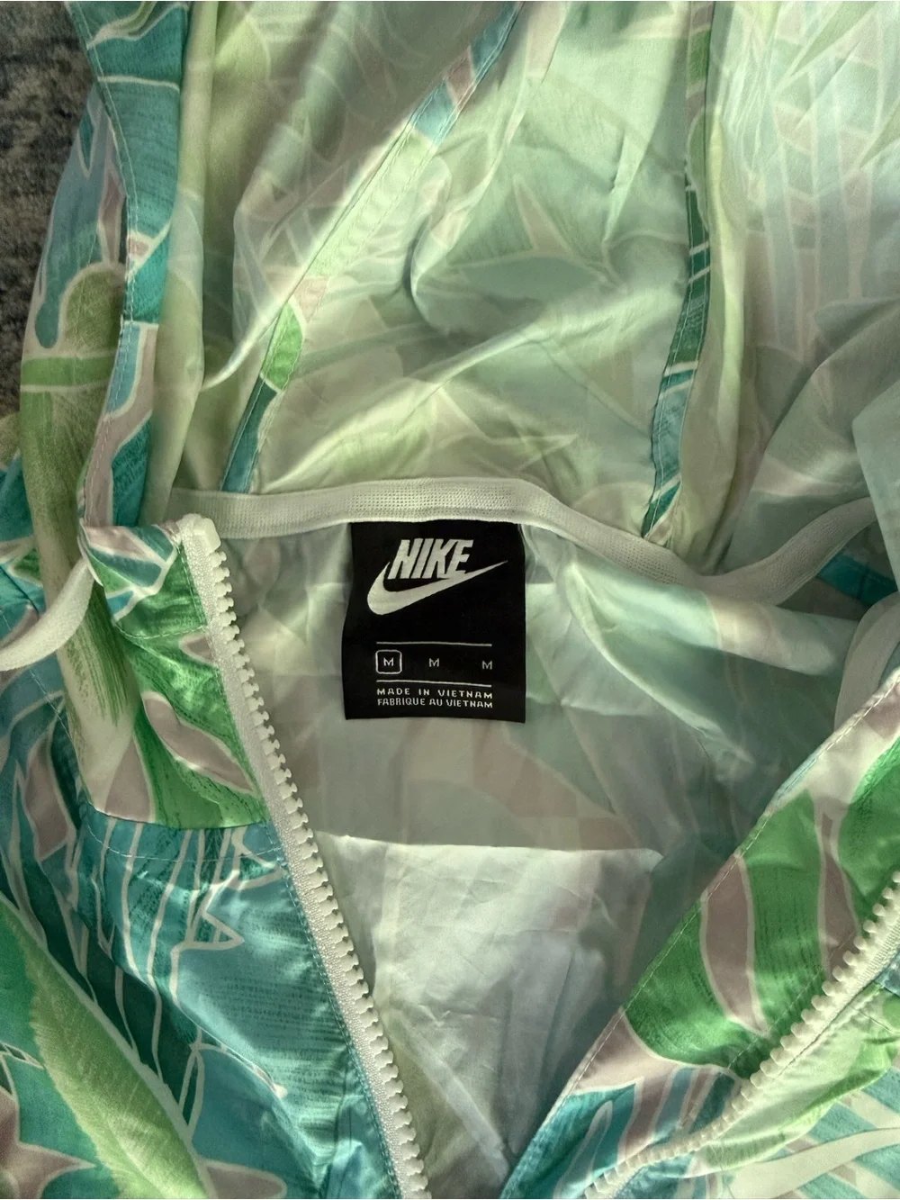 Nike Women's Tropical Cropped Windbreaker